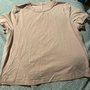 Lululemon light pink crop top T-Shirt size 6. New with no tags